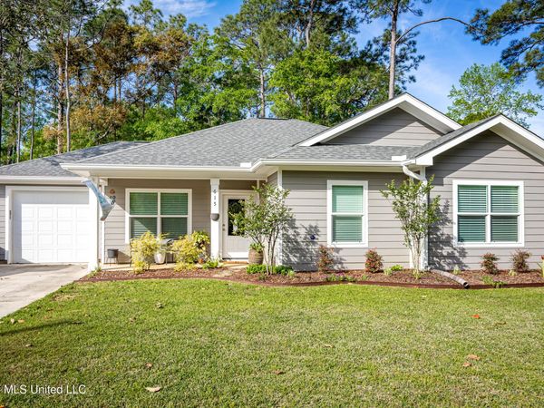 615 Plum Street, Ocean Springs, MS 39564