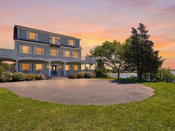 12 Groveland Street, Buzzards Bay, MA 02532