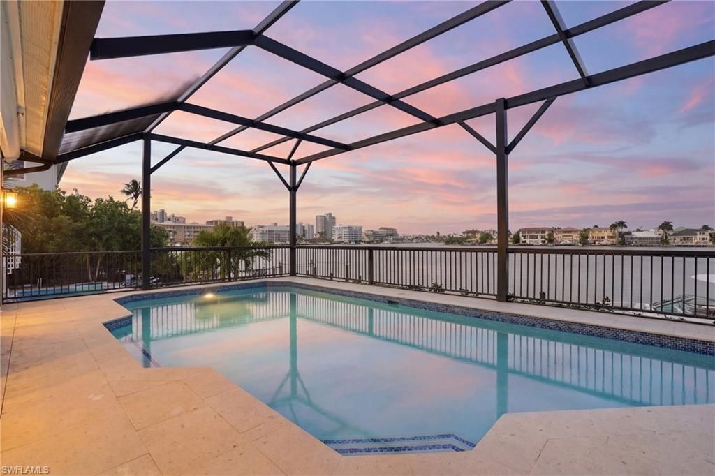 325 Oak Ave, Naples, FL 34108 Main Photo