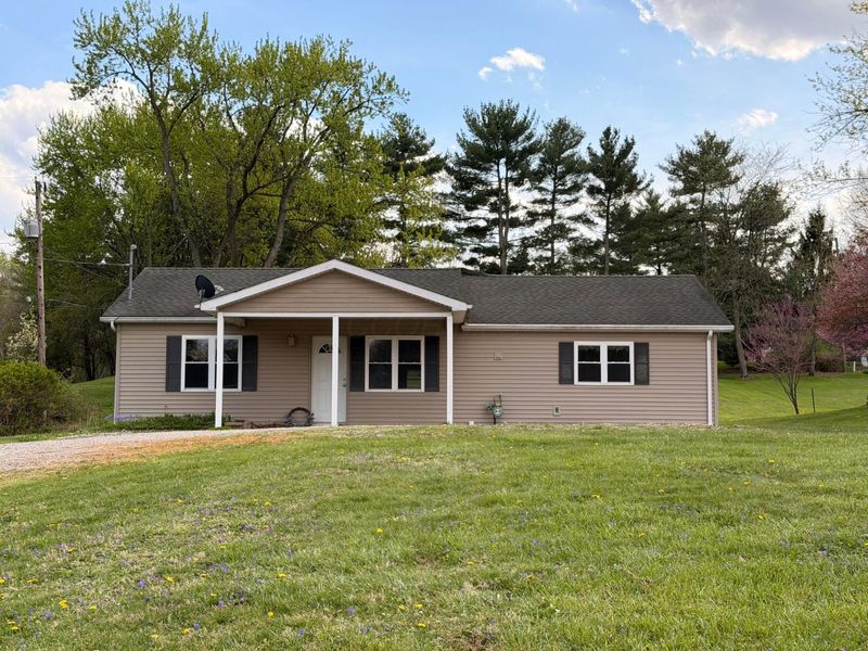 1289 Rainbow Drive NE, Lancaster, OH 43130 Photo 1