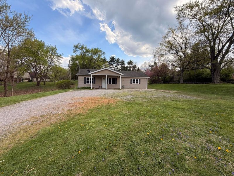 1289 Rainbow Drive NE, Lancaster, OH 43130 Photo 3