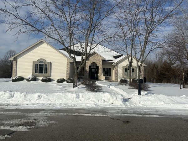 555 Moraine DRIVE, Elkhart Lake, WI 53020