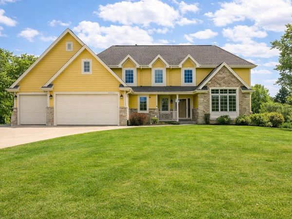 N72W23113 Waterbury COURT, Sussex, WI 53089