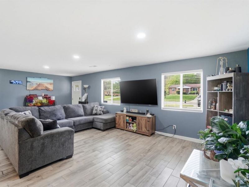 1436 Meredith Drive, Springfield Twp., OH 45231 Photo 6