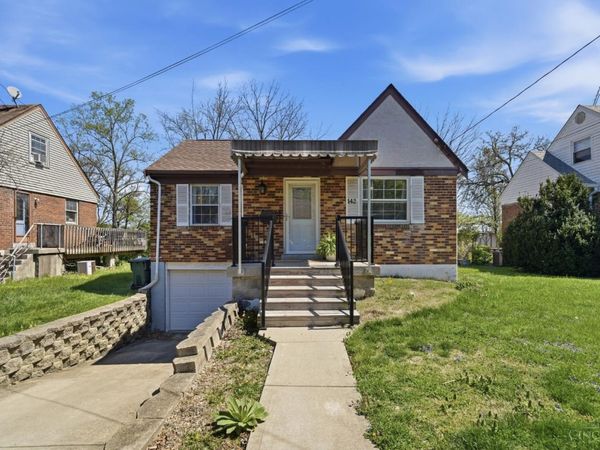 142 S Grove Avenue, Wyoming, OH 45215
