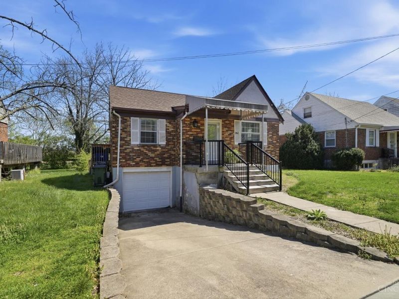 142 S Grove Avenue, Wyoming, OH 45215 Photo 2