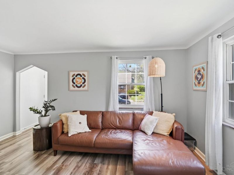 142 S Grove Avenue, Wyoming, OH 45215 Photo 4