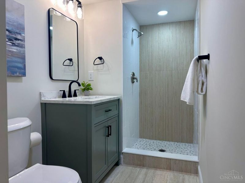 3762 N Broadlawn Circle, Silverton, OH 45236 Photo 26