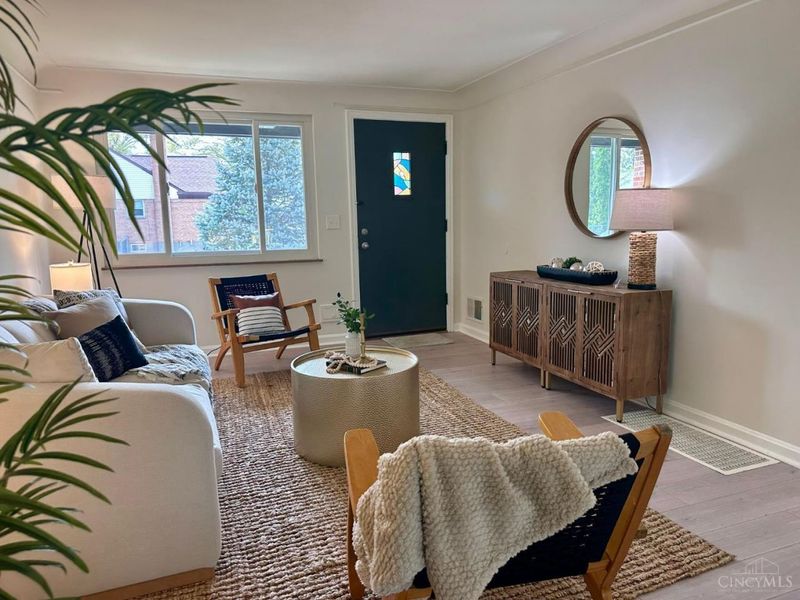 3762 N Broadlawn Circle, Silverton, OH 45236 Photo 5