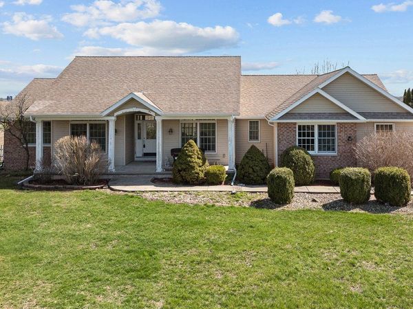 6805 256th Street N, Port Byron, IL 61275