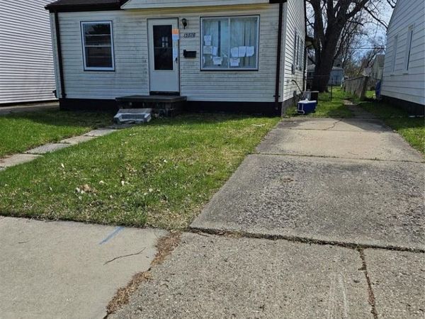 13876 Hendricks Avenue, Warren, MI 48089