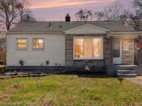 23070 Rosewood Street, Oak Park, MI 48237