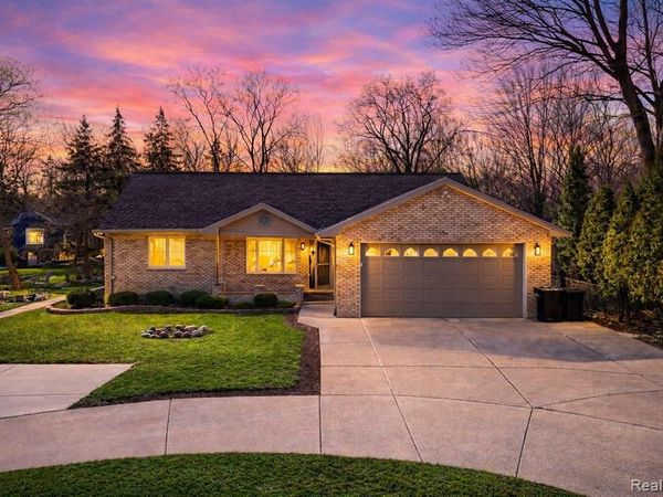 37209 Curwood Drive, Sterling Heights, MI 48310