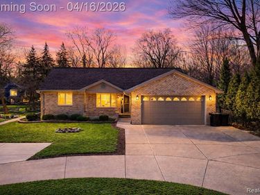 37209 Curwood Drive, Sterling Heights, MI 48310