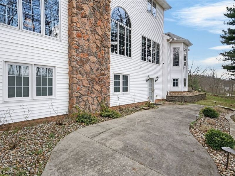 5502 Deer Pines Drive, Clinton, OH 44216 Photo 9