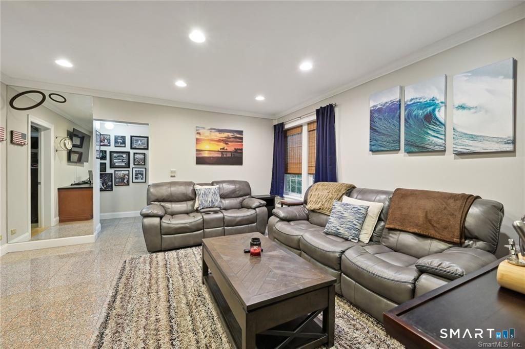 833 Summer, Unit 2E, Stamford, CT 06901 Main Photo