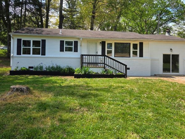 309 Rickenbacker Dr , Tullahoma, TN 37388