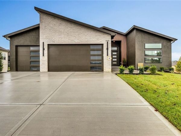 9000 N Everton Avenue, Kansas City, MO 64153