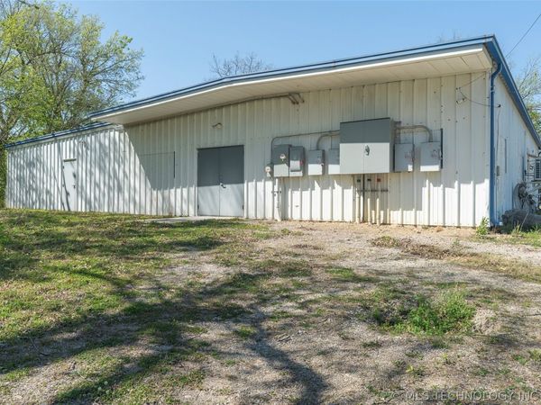 709 E 4th Street, Skiatook, OK 74070
