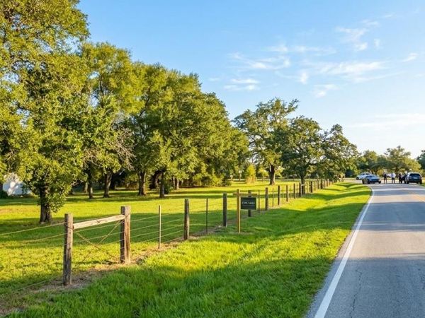 19925 Blake Manor RD, Manor, TX 78653