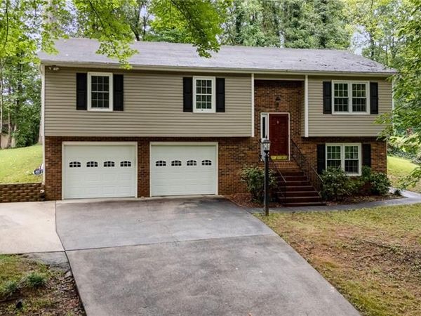 437 Valleymeade Drive , Kernersville, NC 27284