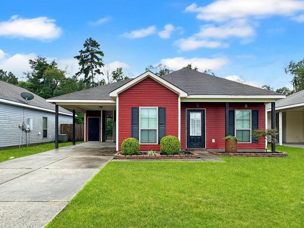 10816 Field Pointe Dr, Denham Springs, LA 70726