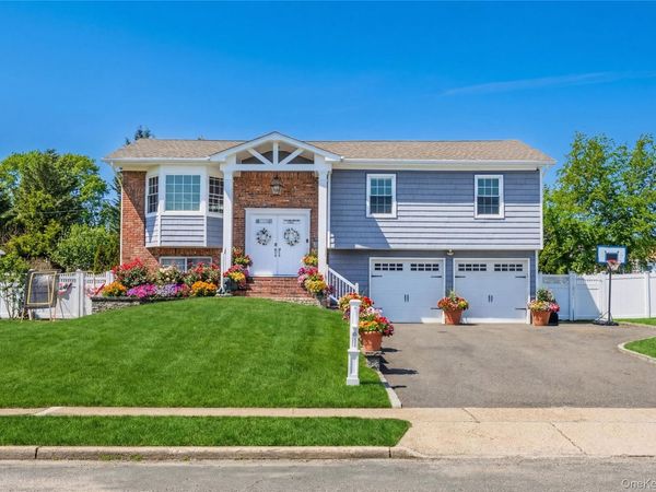 22 Marquette Drive, Smithtown, NY 11787