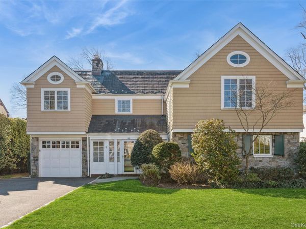 46 Wyatt Road, Garden City, NY 11530