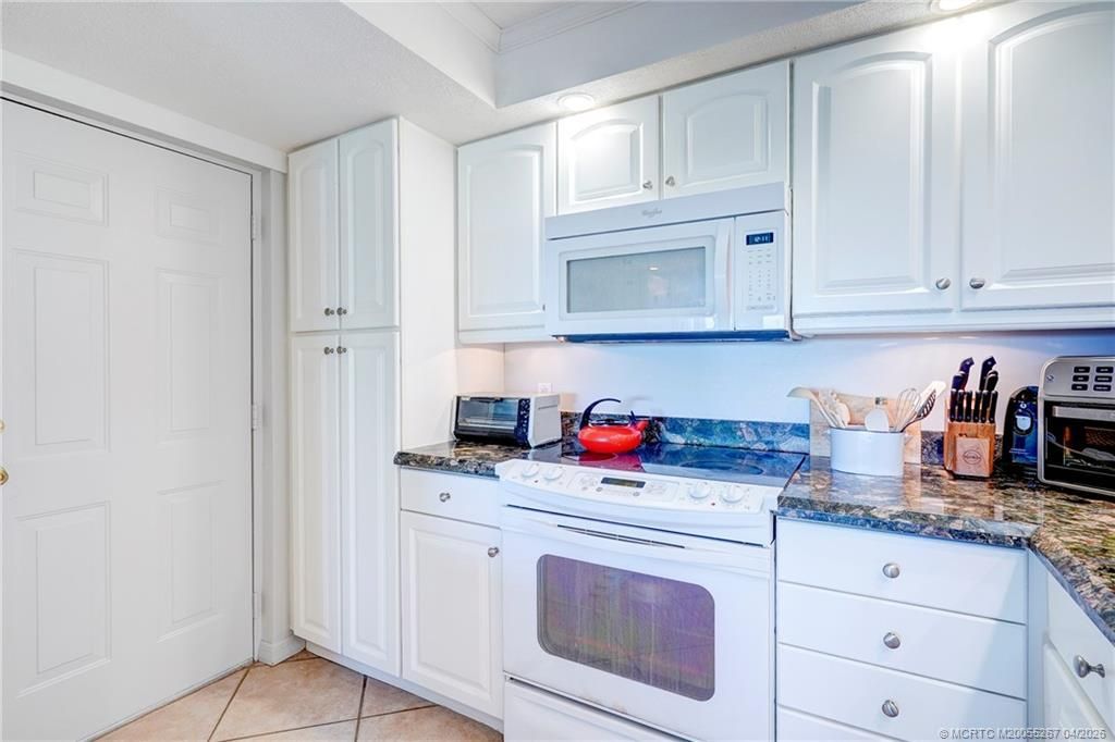 1289 NE Ocean Boulevard, Unit 2, Stuart, FL 34996 Photo