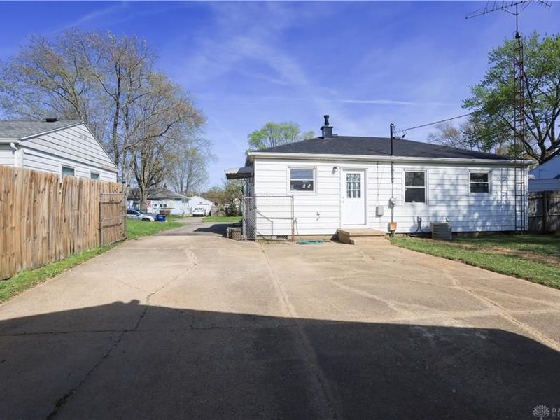 1627 Joselin Road, Dayton, OH 45432 Photo 3