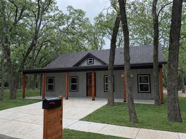 203 Seagrove Lane , Quinlan, TX 75474
