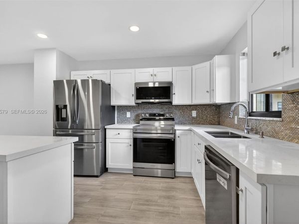 275 Gate Rd, Unit 104, Hollywood, FL 33024