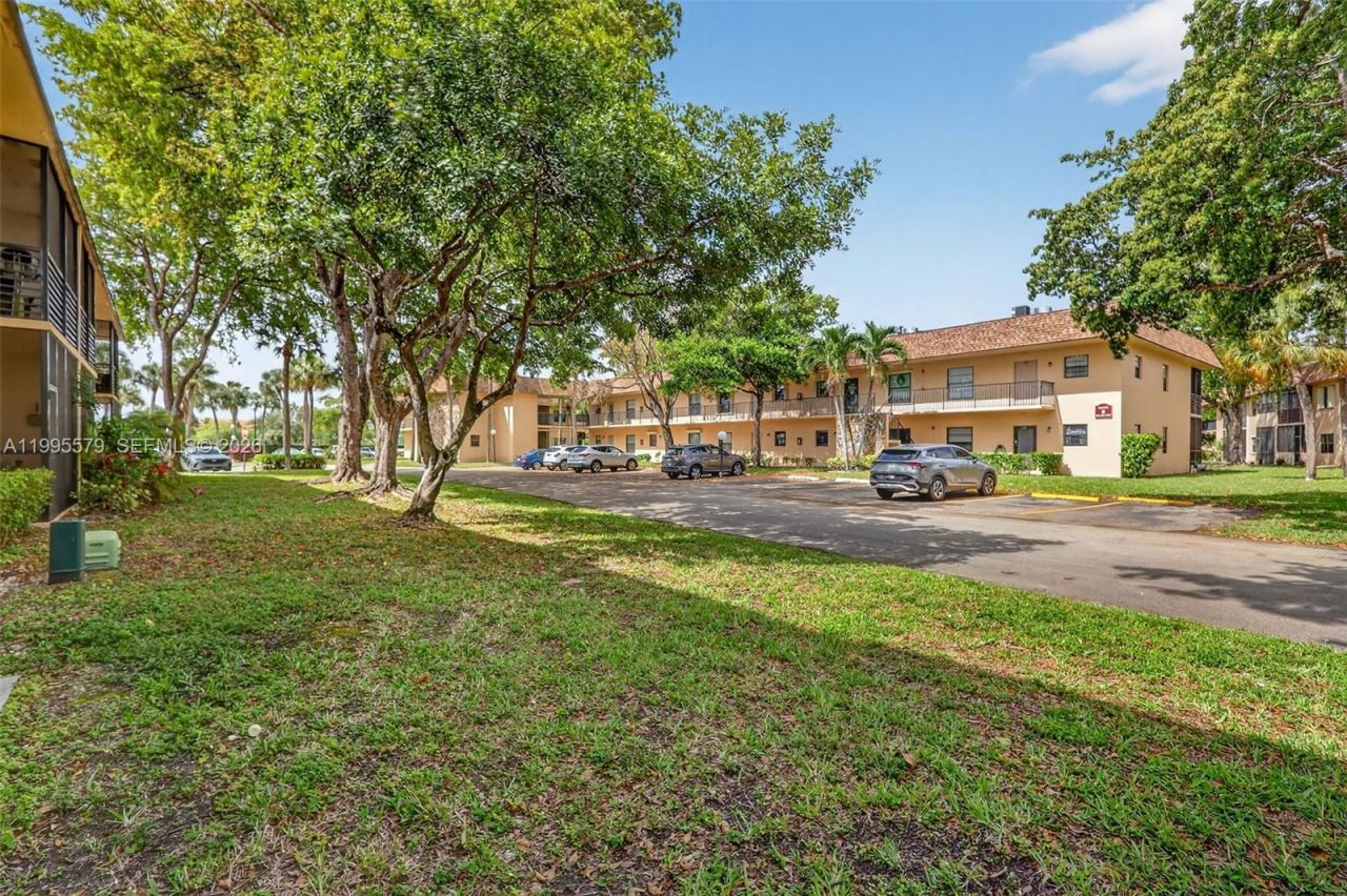 275 Gate Rd, Unit 104, Hollywood, FL 33024 Photo