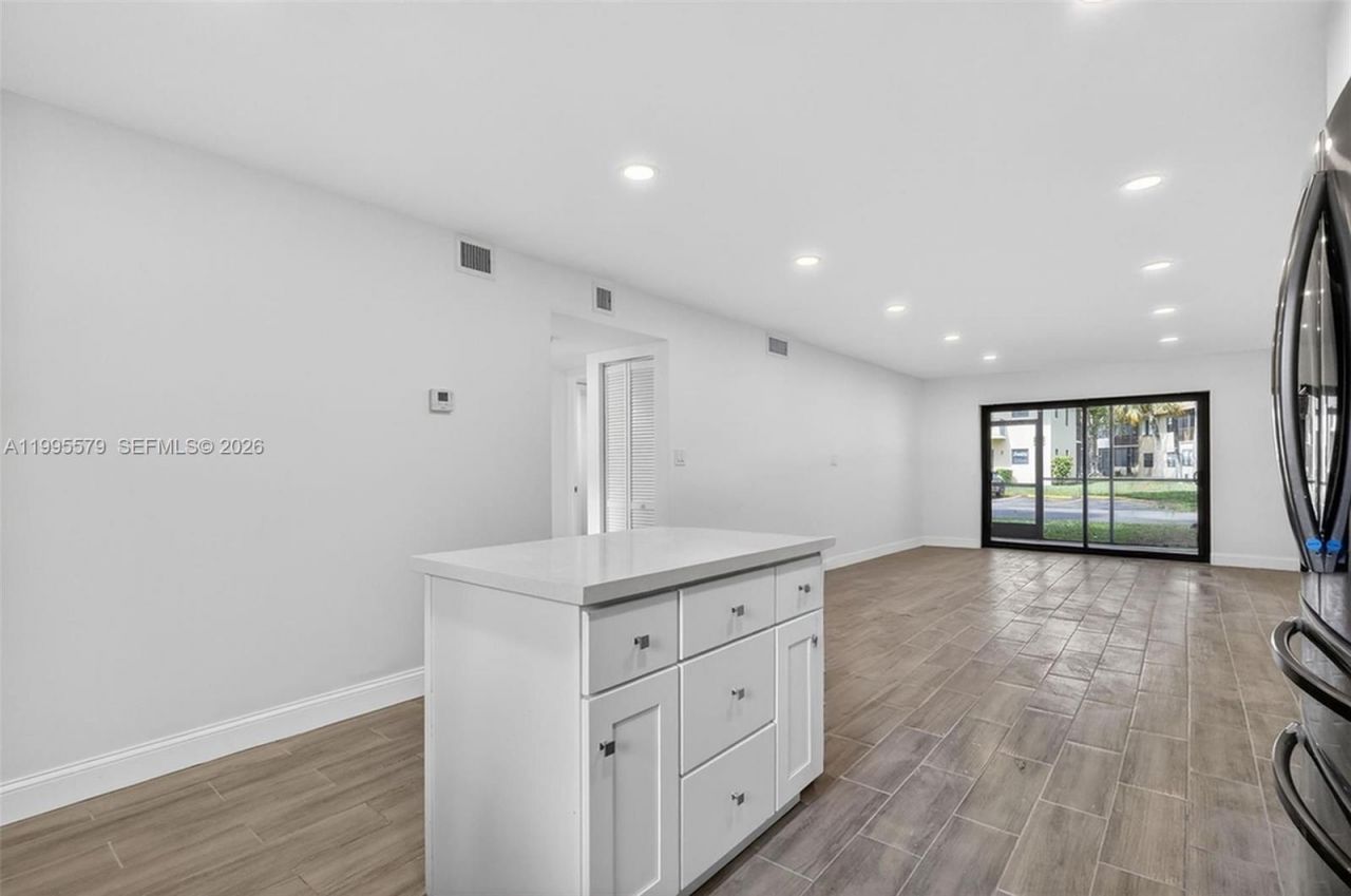 275 Gate Rd, Unit 104, Hollywood, FL 33024 Photo