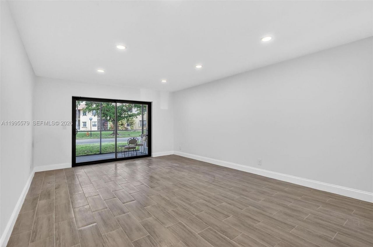 275 Gate Rd, Unit 104, Hollywood, FL 33024 Photo