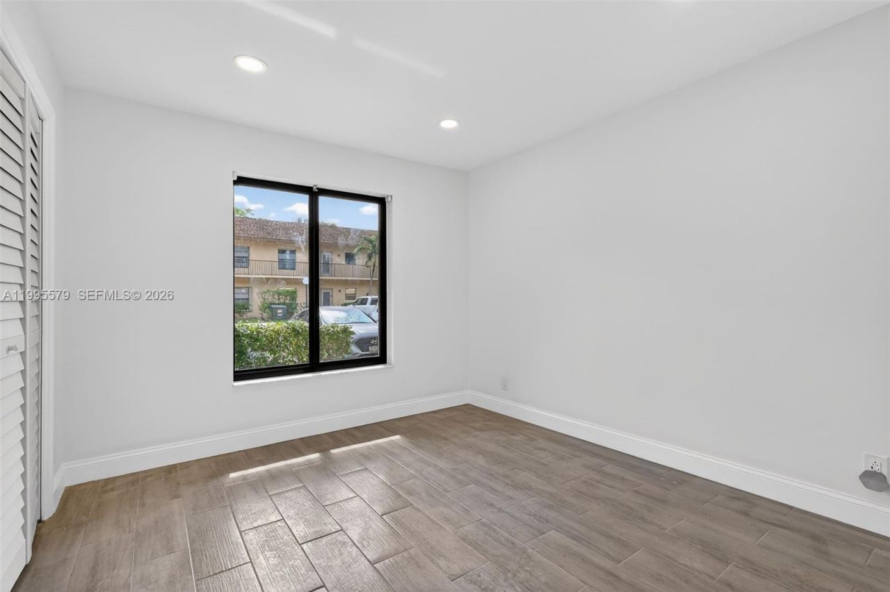 275 Gate Rd, Unit 104, Hollywood, FL 33024 Photo