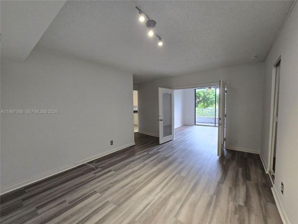 3300 NE 192nd St, Unit 210, Aventura, FL 33180