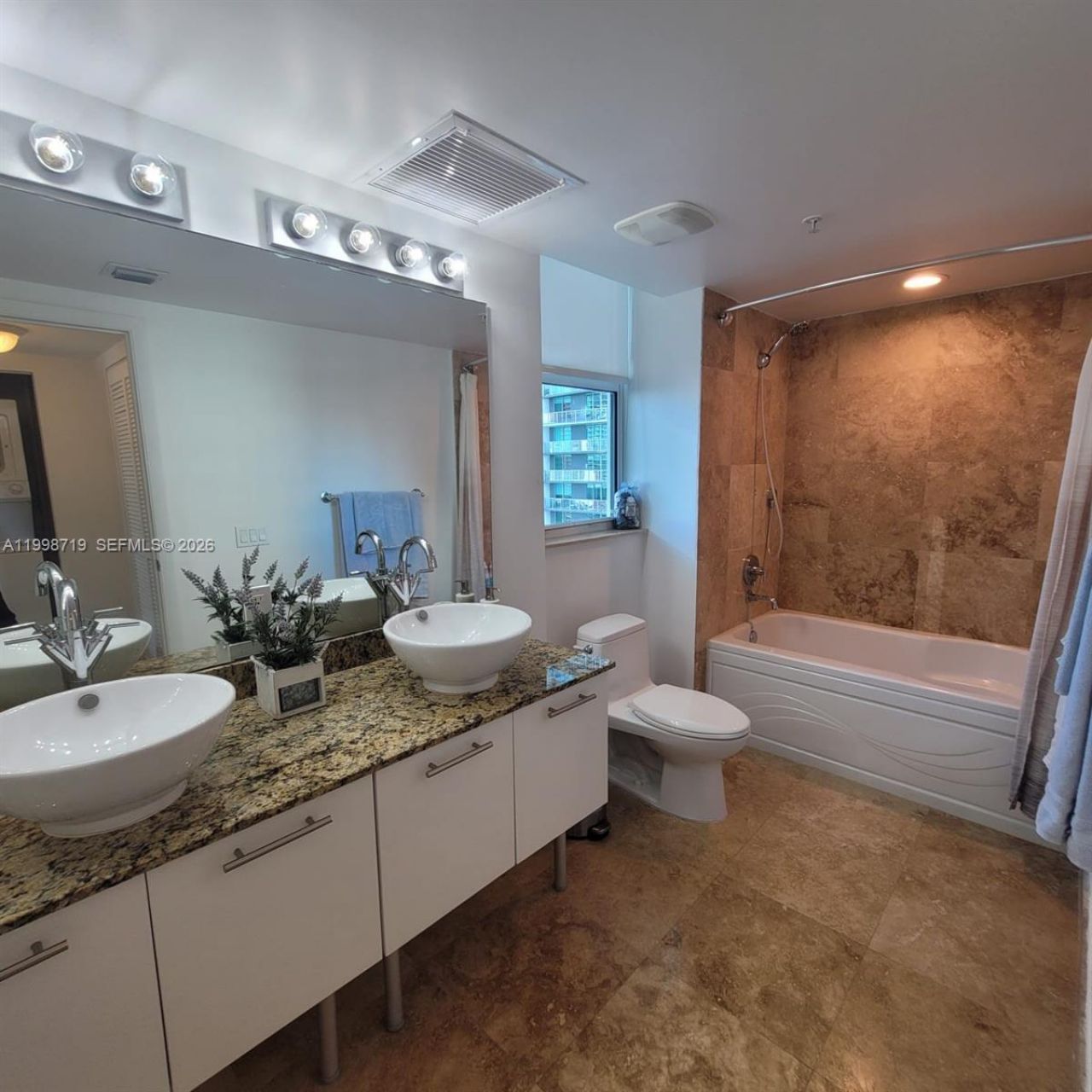 41 SE 5th St, Unit 1201, Miami, FL 33131 Photo