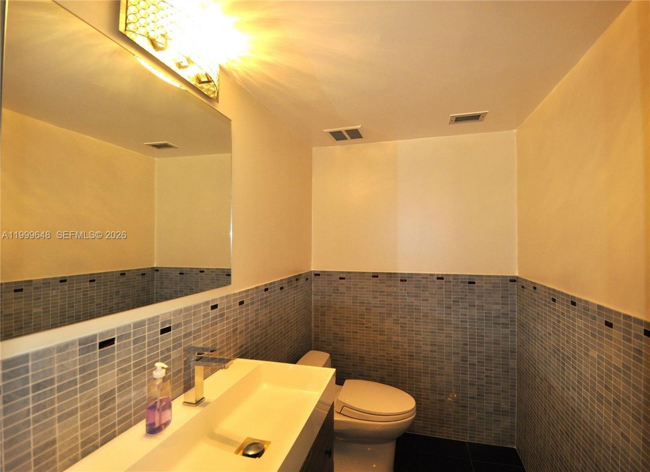 2030 S Ocean Dr, Unit 803, Hallandale Beach, FL 33009 Photo