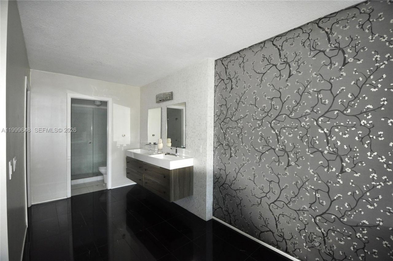 2030 S Ocean Dr, Unit 803, Hallandale Beach, FL 33009 Photo
