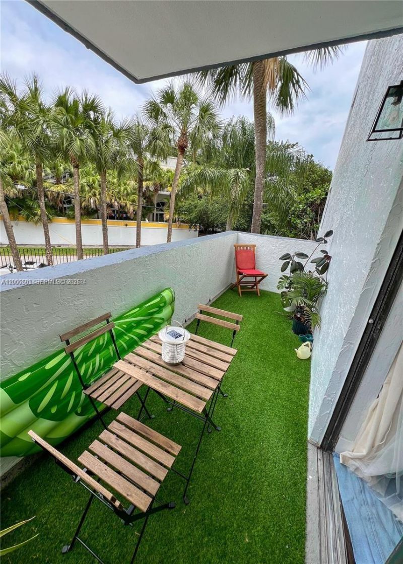 2715 Tigertail Ave, Unit 204, Miami, FL 33133 Photo