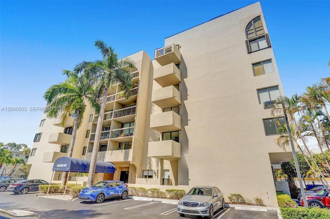 2715 Tigertail Ave, Unit 204, Miami, FL 33133 Photo