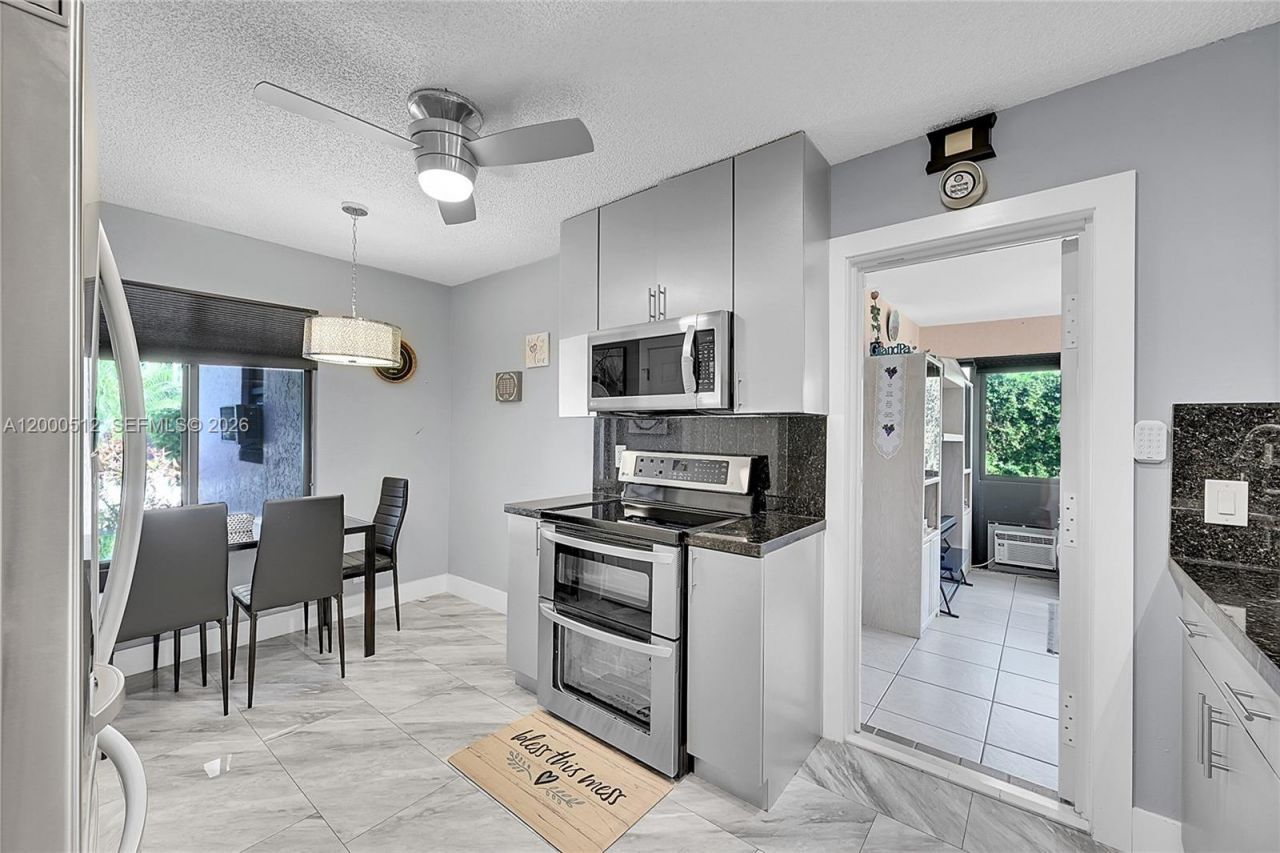 14664 Bonaire Boulevard, Unit 9-1, Delray Beach, FL 33446 Photo