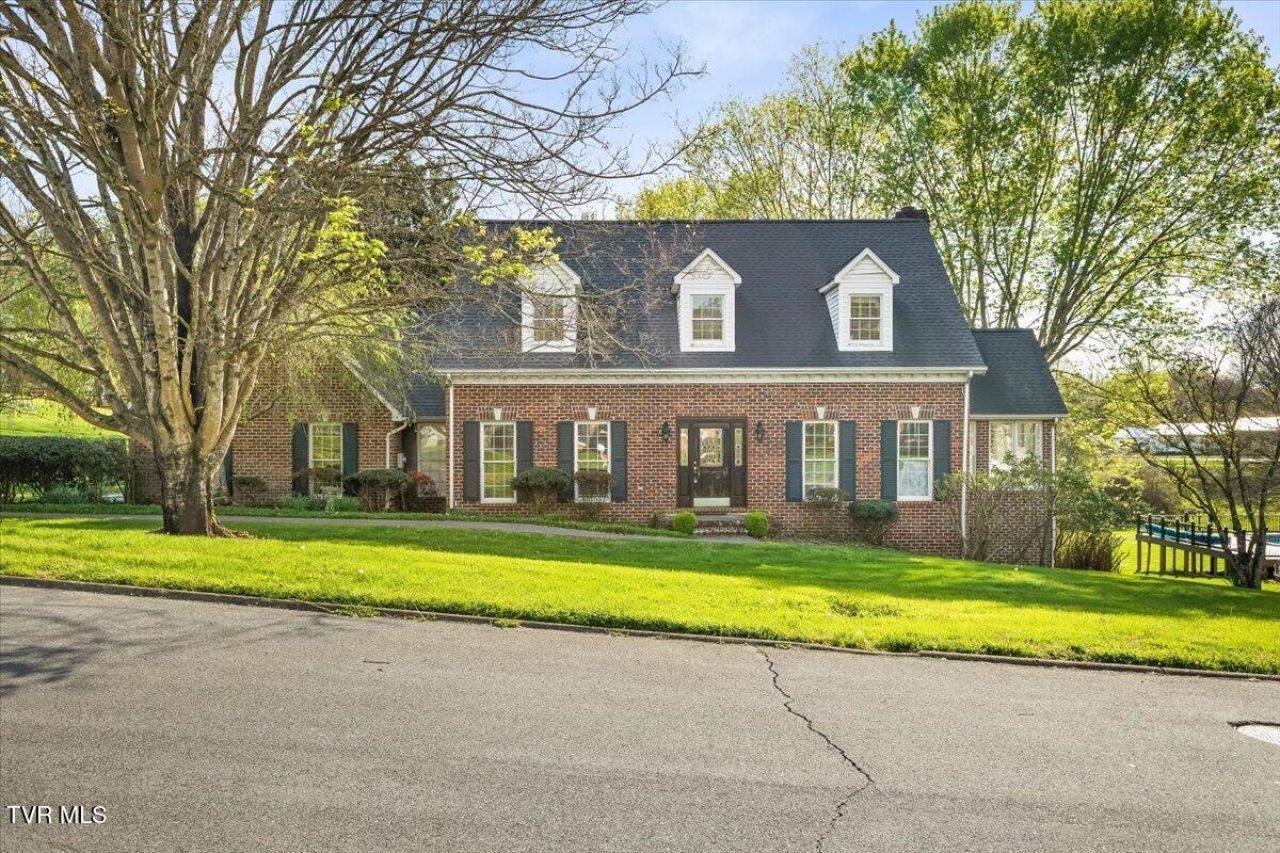 1857 Greenbriar Circle, Elizabethton, TN 37643 Main Photo