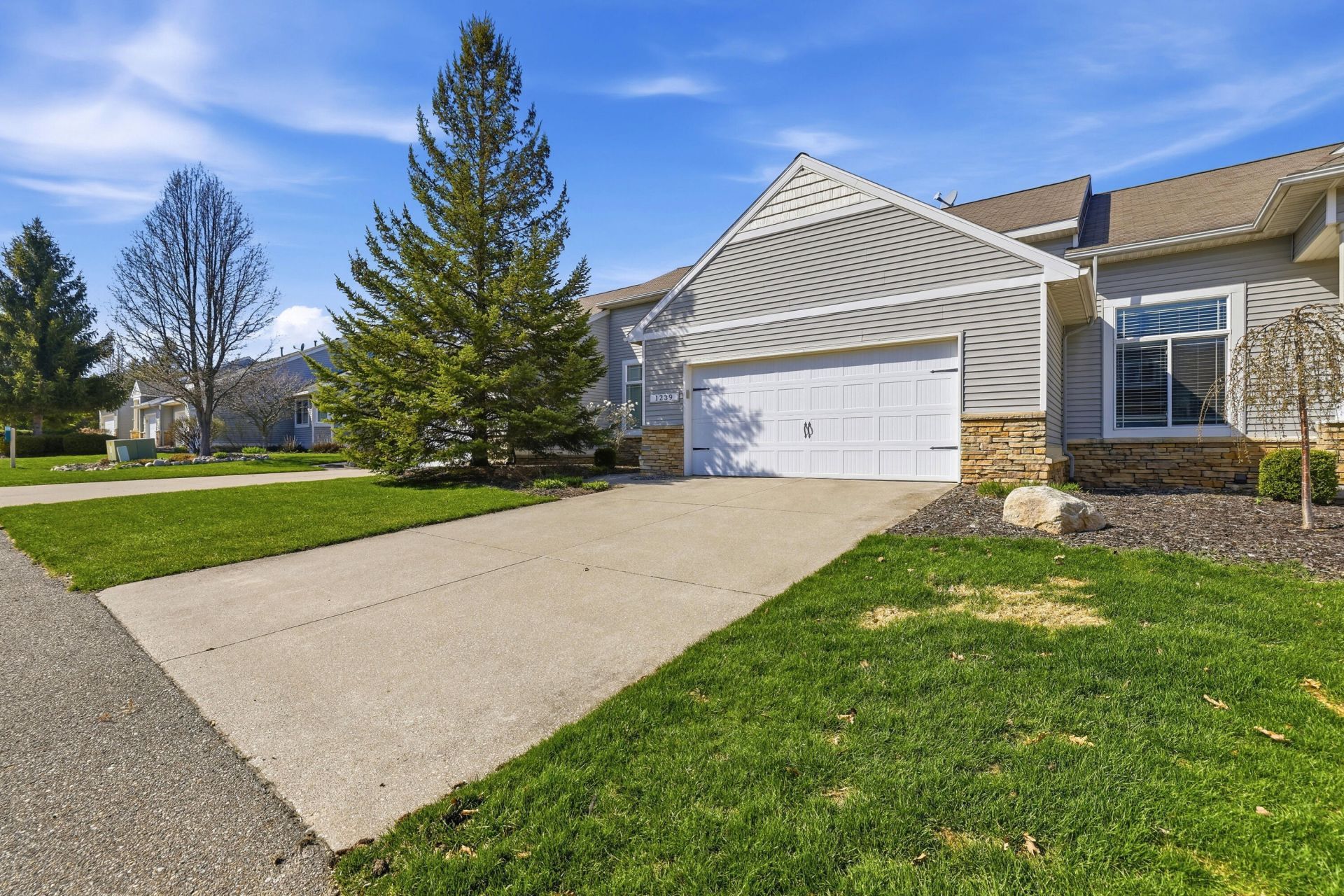 1239 Coopers Pass Sw, Byron Center, MI 49315 Main Photo