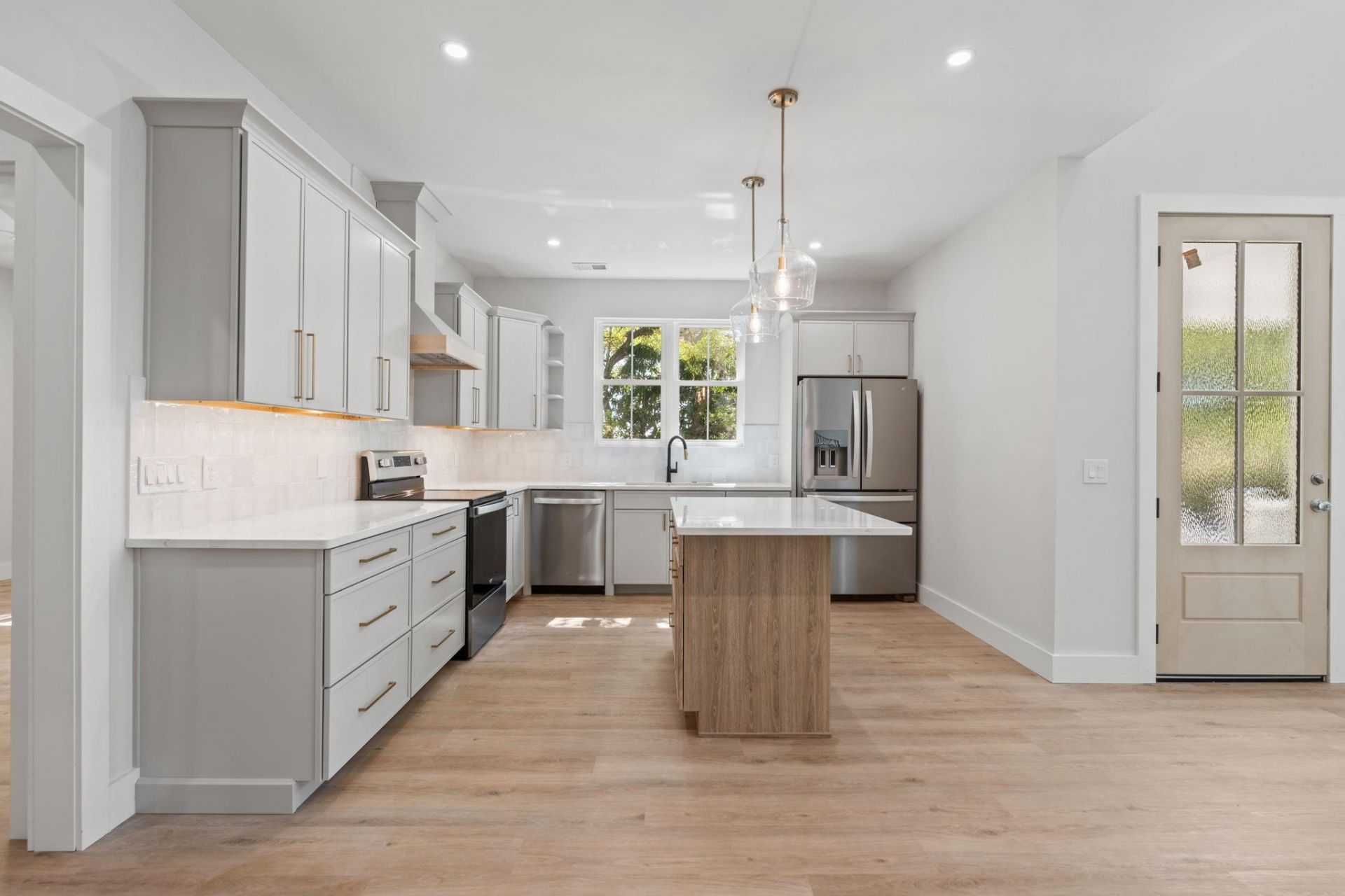 3821 Myrtle Dr. Photo 10