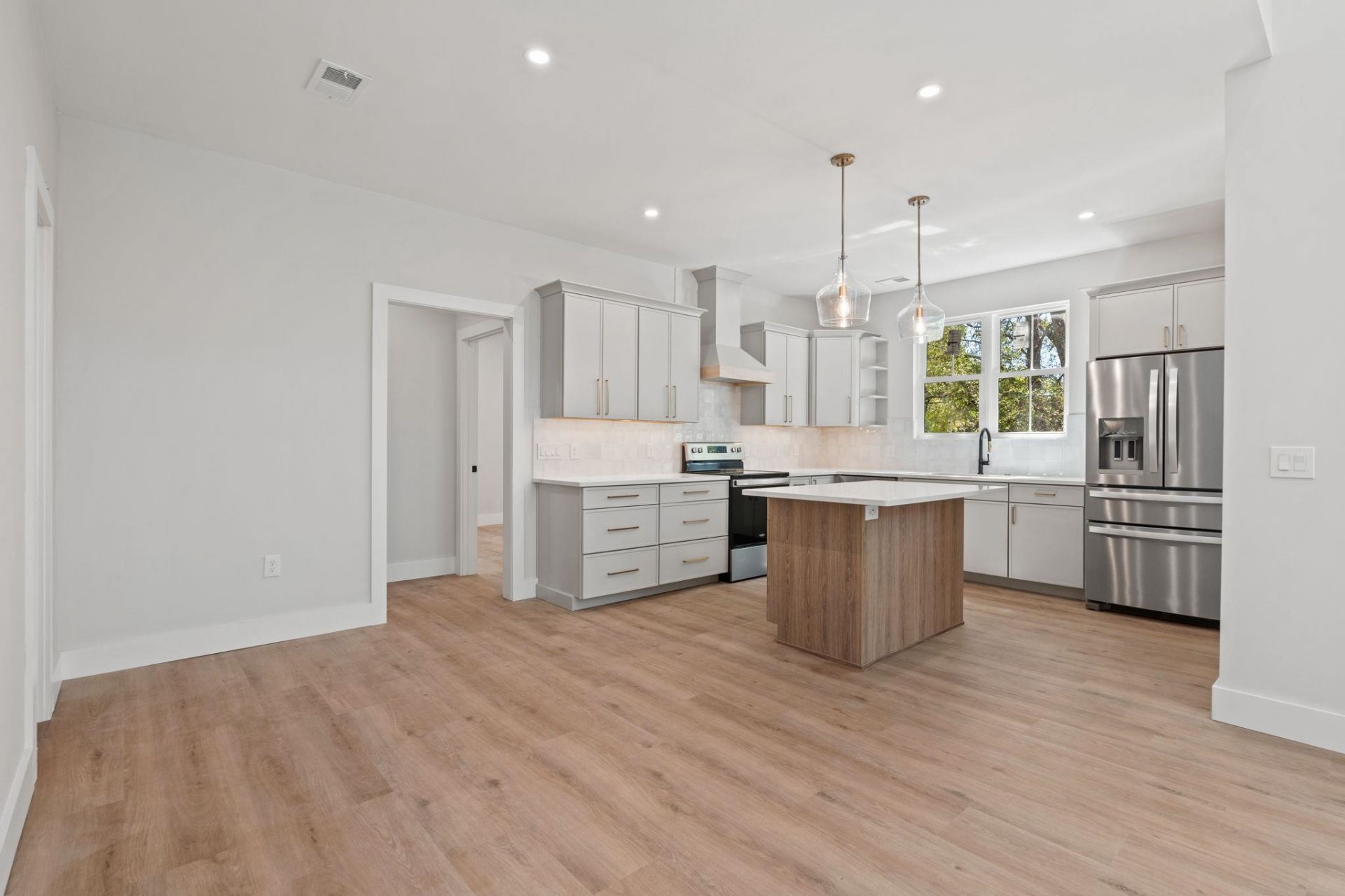 3821 Myrtle Dr. Photo 13