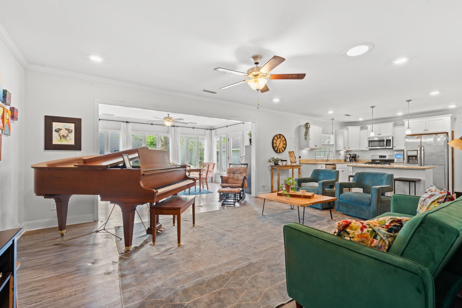 1301 Snowhill Dr. Photo 9