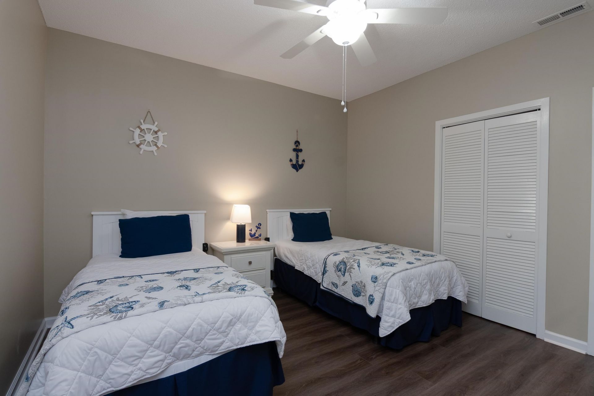 820 Castleford Circle Photo 32