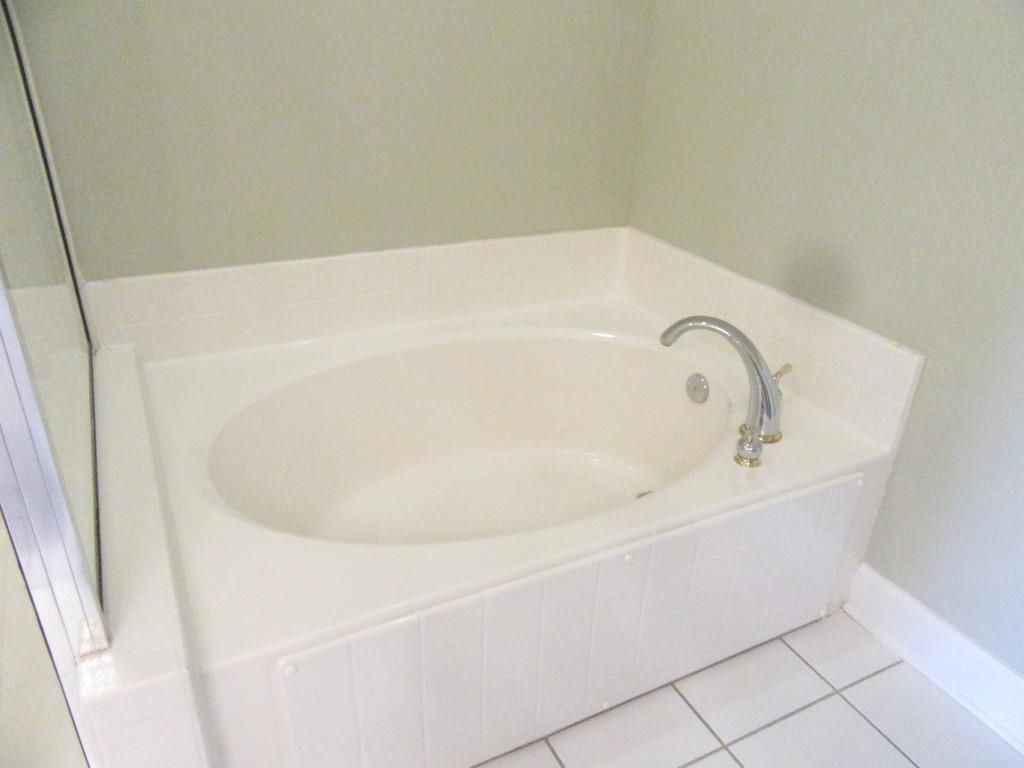 2241 Waterview Dr. Photo 29